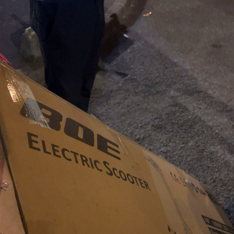 Aulnay-sous-Bois, 23 h 09. Porté jusqu'à la porte.