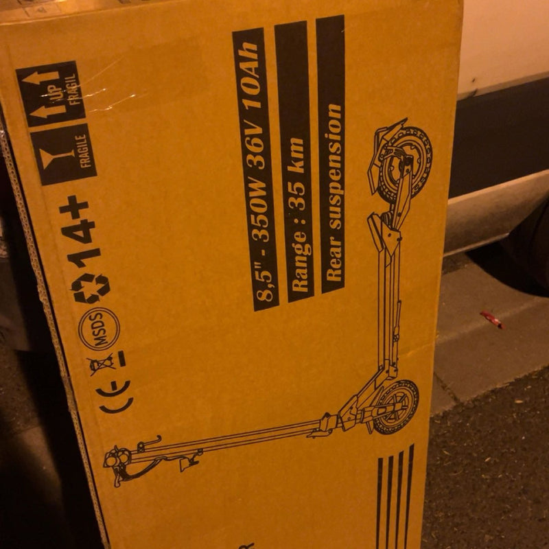 8,5 pouces, 350 W, 35 km : les chiffres du carton, non arrondis.