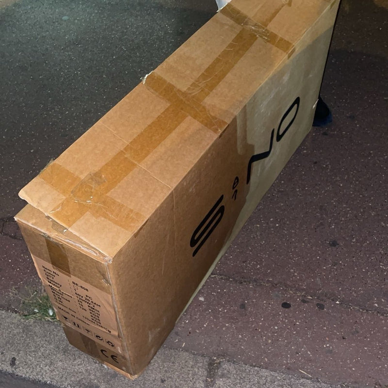 Déchargé devant l'adresse. Pas de point relais, pas de casier.