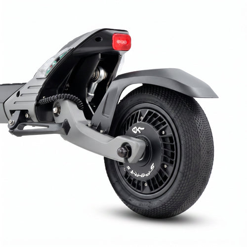 BOE 808, roue arriere et feu stop
